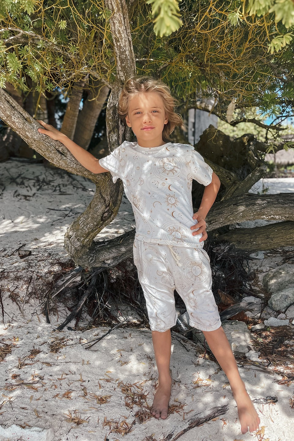 Embrace The Mystery Light Kids Oversize T-shirt