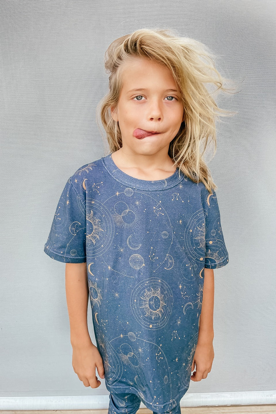 Embrace The Mystery Dark Kids Oversize T-shirt